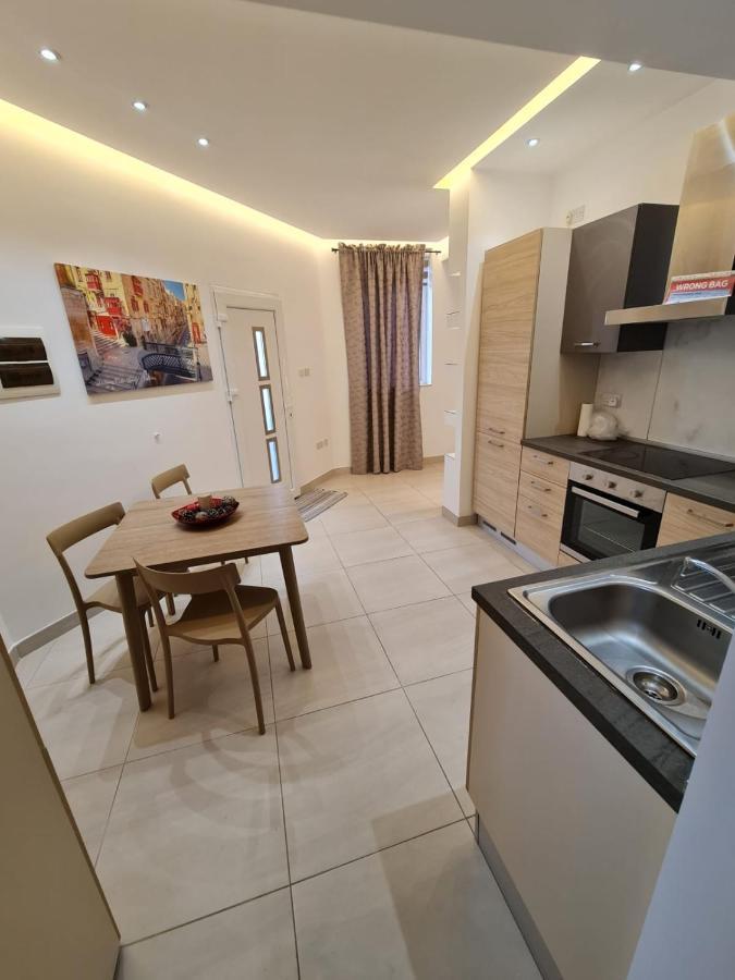 Crescent Corner Apartment เซนต์พอลส์เบย์ ภายนอก รูปภาพ